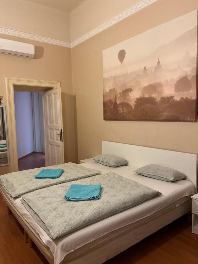 Good Luck Apartment บูดาเปสต์ ภายนอก รูปภาพ